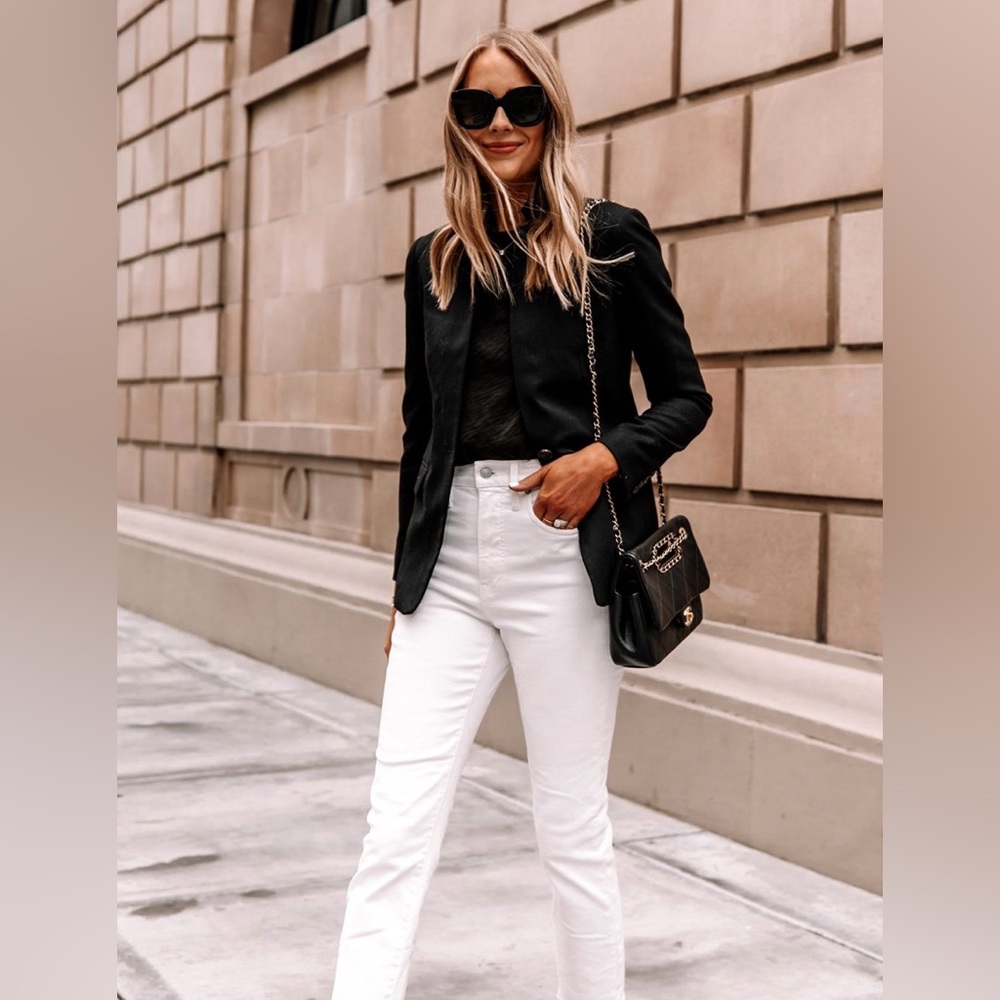 WHITE HOUSE BLACK MARKET WHITE JEANS NWOT - Picture 3 of 10